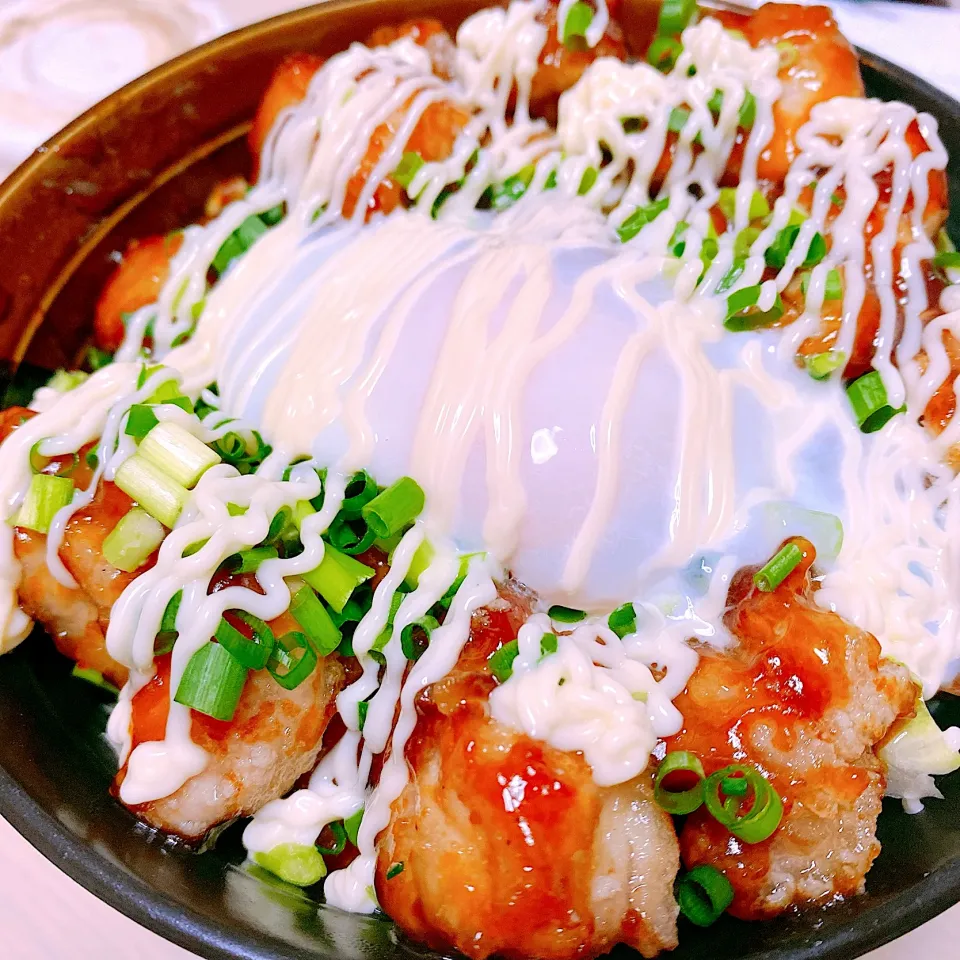 唐揚げ丼 温玉添え|ゆおさん