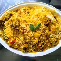 Snapdishの料理写真:restaurant style Bombay biryani|Daniya saadさん