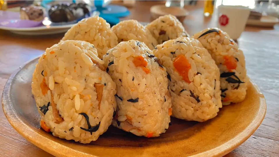 ひじきの炊き込みおにぎり🍙|女神さん