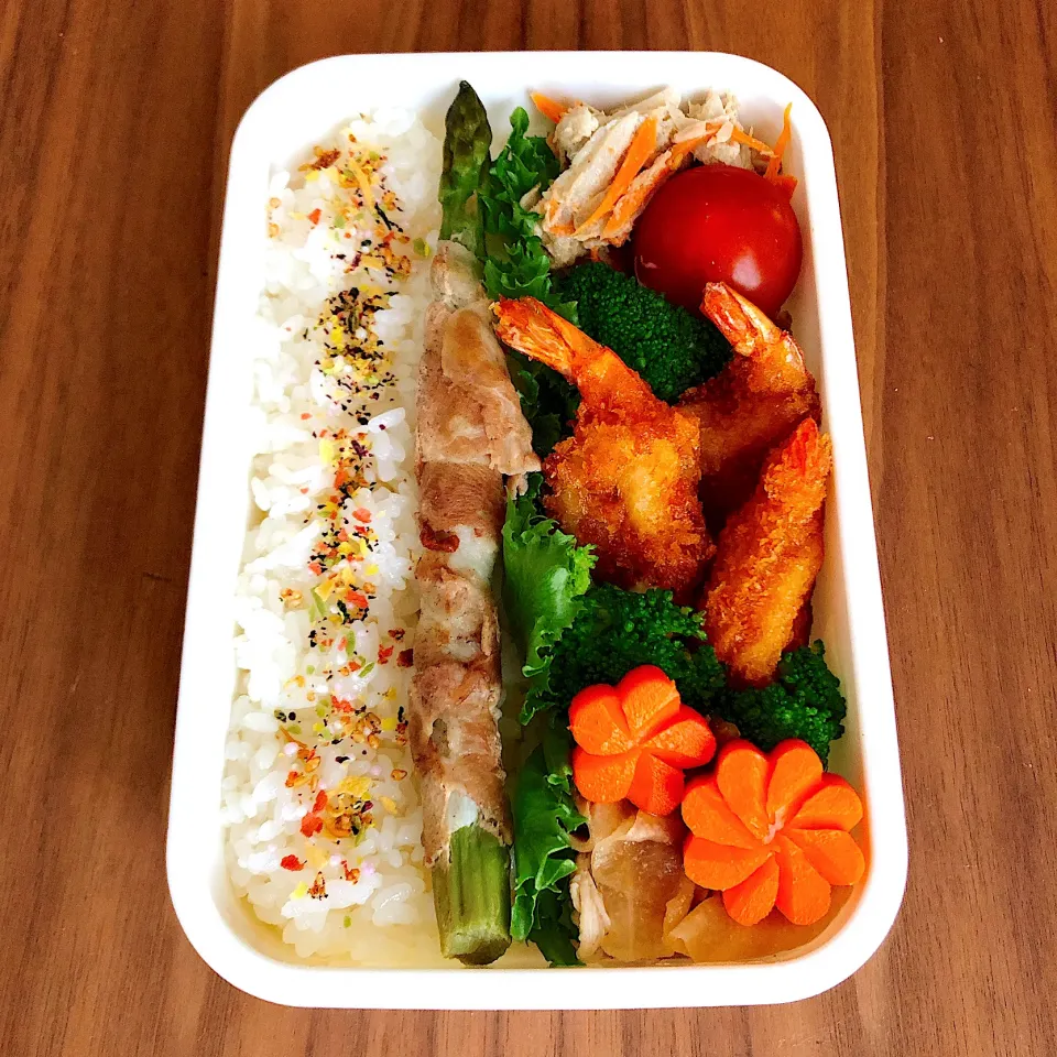 Snapdishの料理写真:エビフライ弁当|emichococo625さん