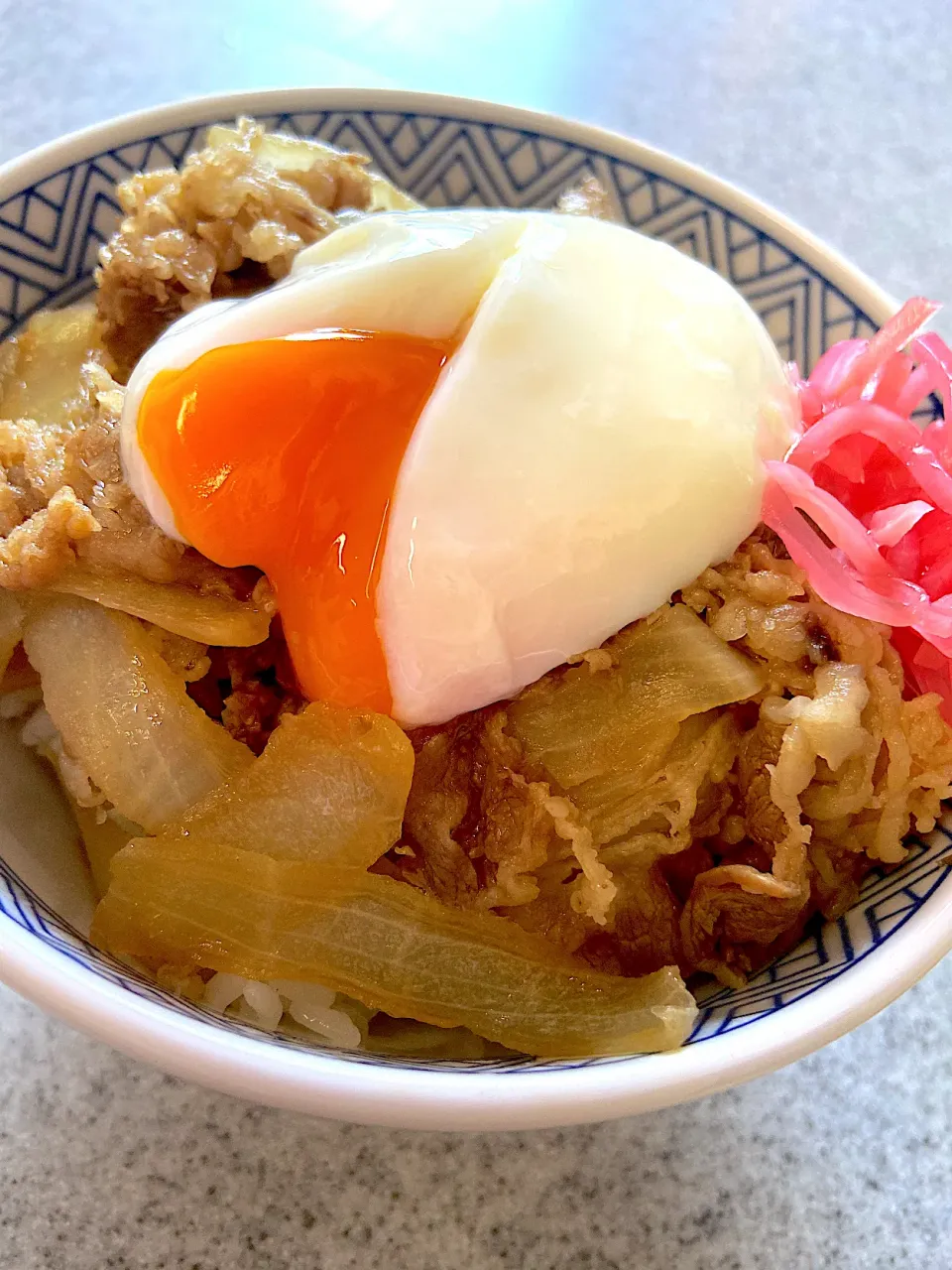 Snapdishの料理写真:温玉のせ牛丼✨|てんてんさん