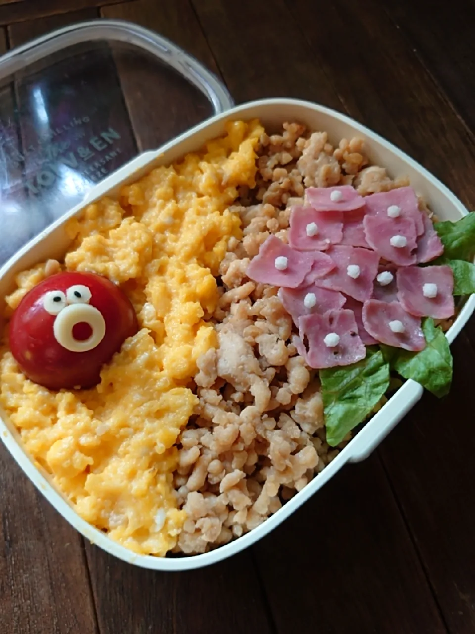 漢の…長女用🍱6月っぽくした2色そぼろ丼弁当|ᵏᵒᵘさん