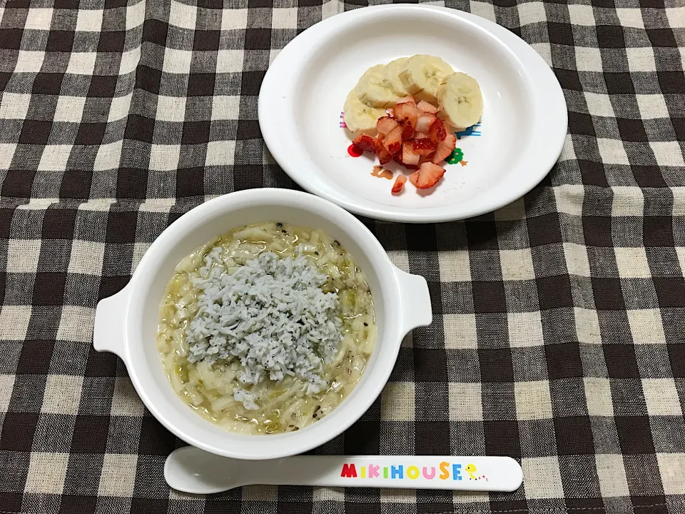 Snapdishの料理写真:【離乳食】しらすうどん、いちごバナナ|sayaさん