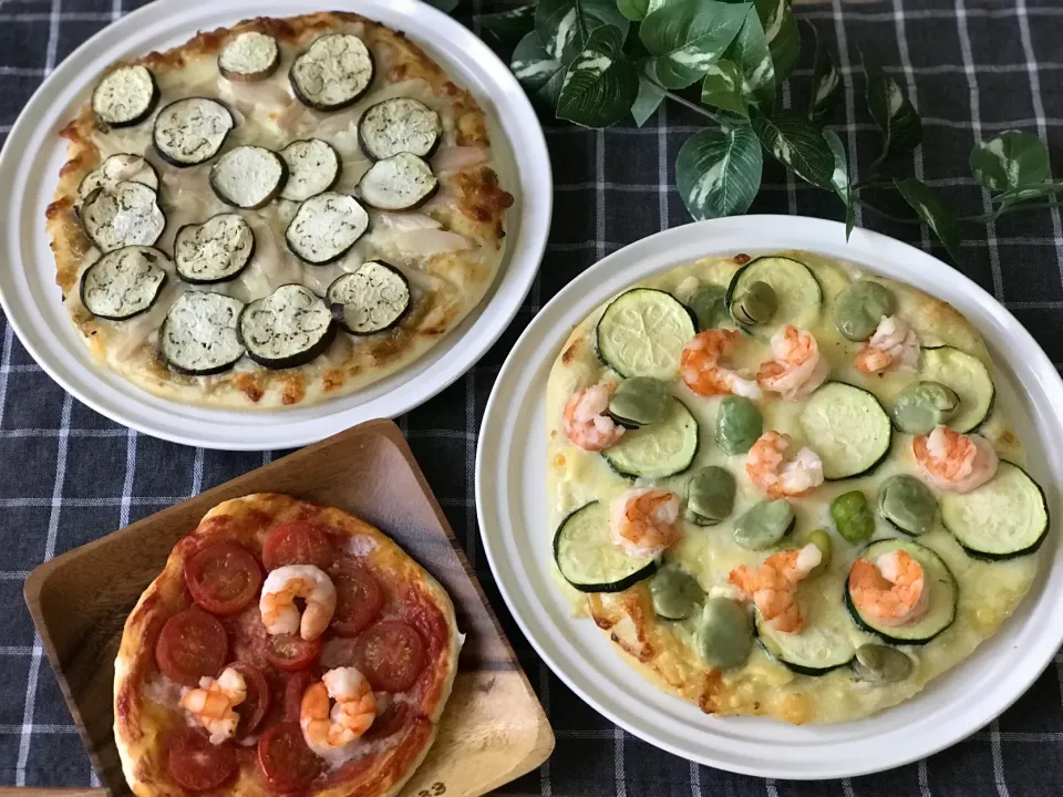 なすと生姜の甘酢漬けとふきのとう味噌のピザ  そら豆とエビとズッキーニのピザ|てんのすけさん