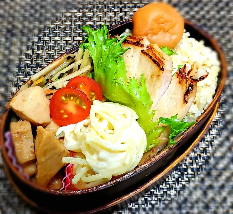 今日のお弁当🍱

豚ロース味噌漬け

スパサラ

マグロ醤油煮

きんぴらごぼう

玄米

梅干|クッキングオヤジさん