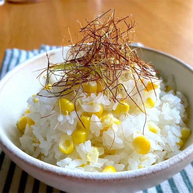 Snapdishの料理・レシピ写真:ちこさんの料理 とうもろこしごはん🌽｜そこがおいしい〜もったいないレシピ【とうもろこし編】