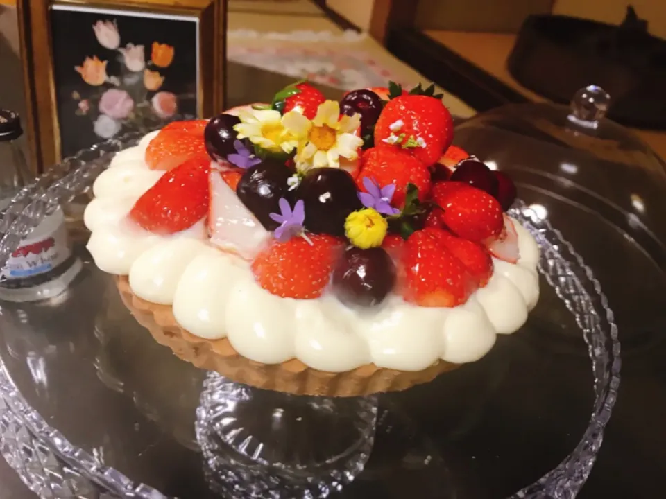 Snapdishの料理写真:いちごとチェリーのタルト🍓🍒|きえさん