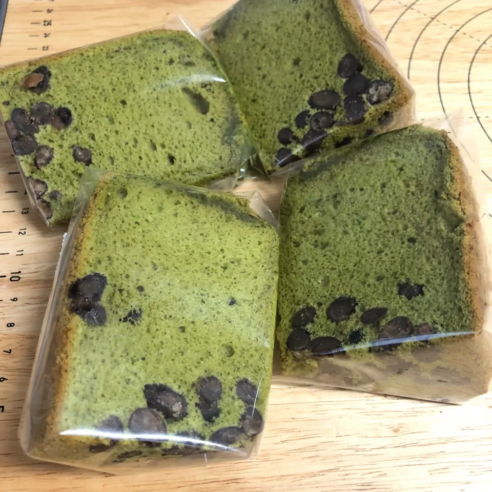 Snapdishの料理写真:抹茶シフォンケーキ《大納言小豆入り》|mizuhoさん