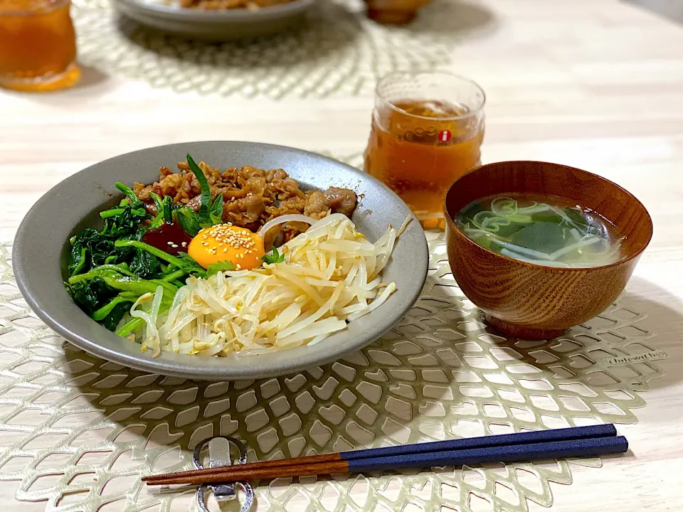 Snapdishの料理写真:ピリ辛豚肉で3色ビビンバ丼|ひろさんとゆりさんさん