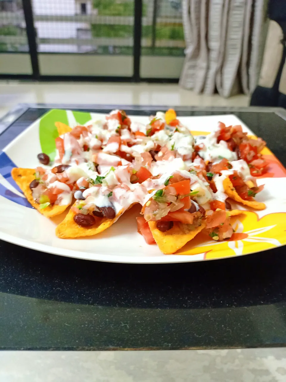 cheesy Nachos with beans and salasa|Jaina Modiさん