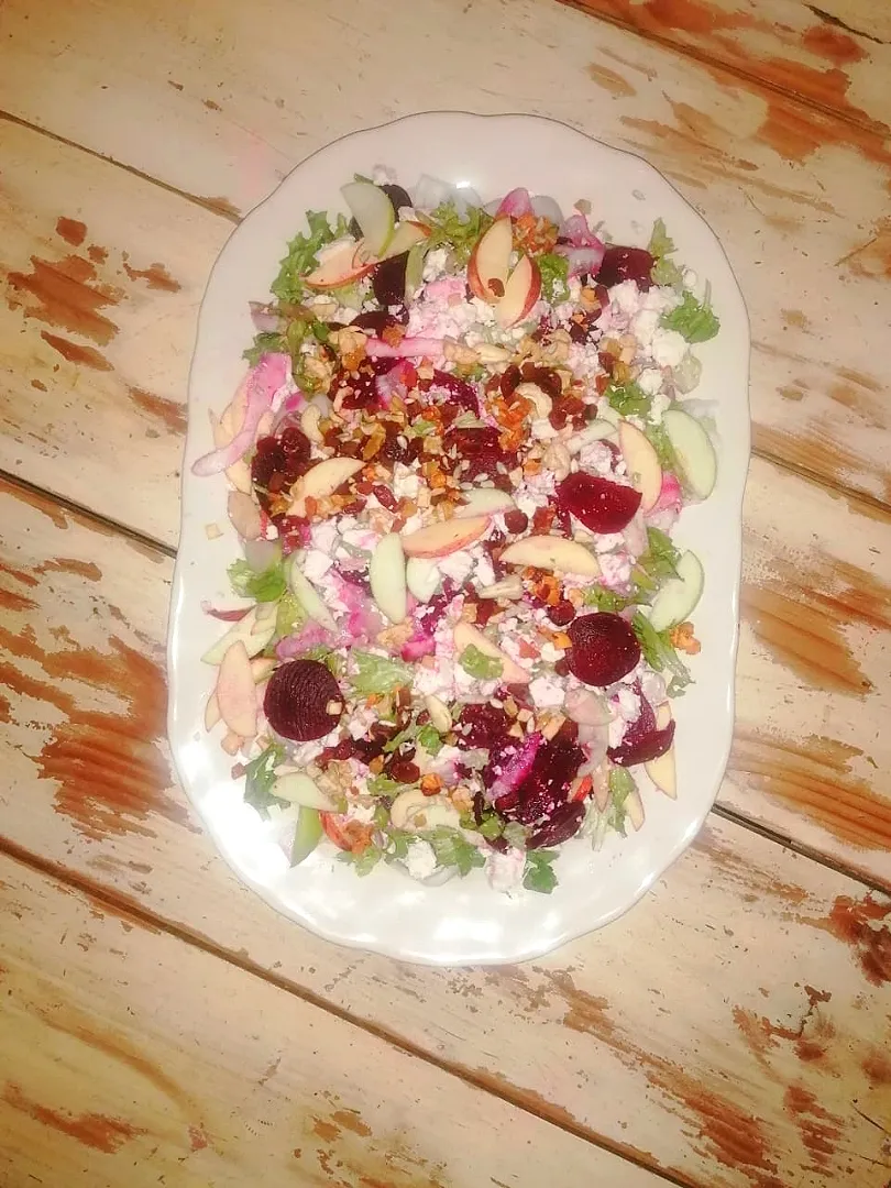 Beetroot and Radish Salad with apple|Lee Marvinさん