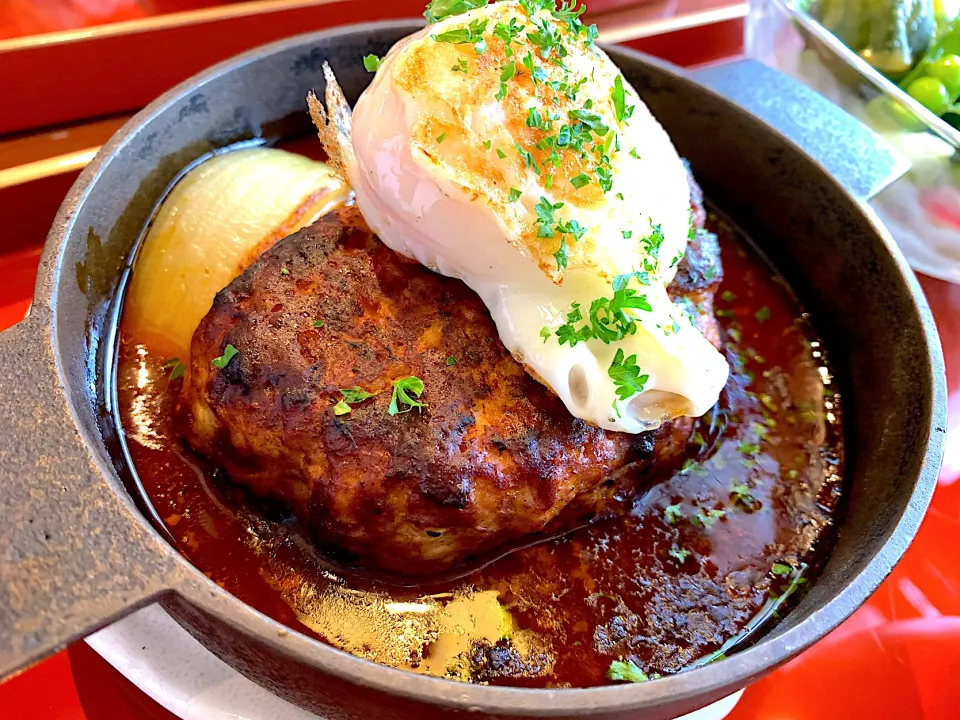 特製ポークハンバーグ🍳平飼い卵のせ|祥子さん