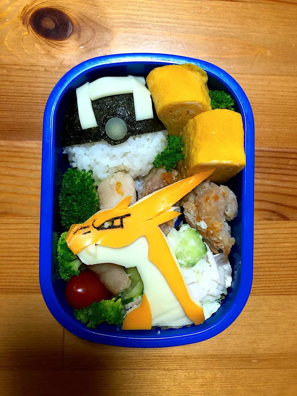 ポケモン　リザードンとハイパーボール弁当|ゆかりさん