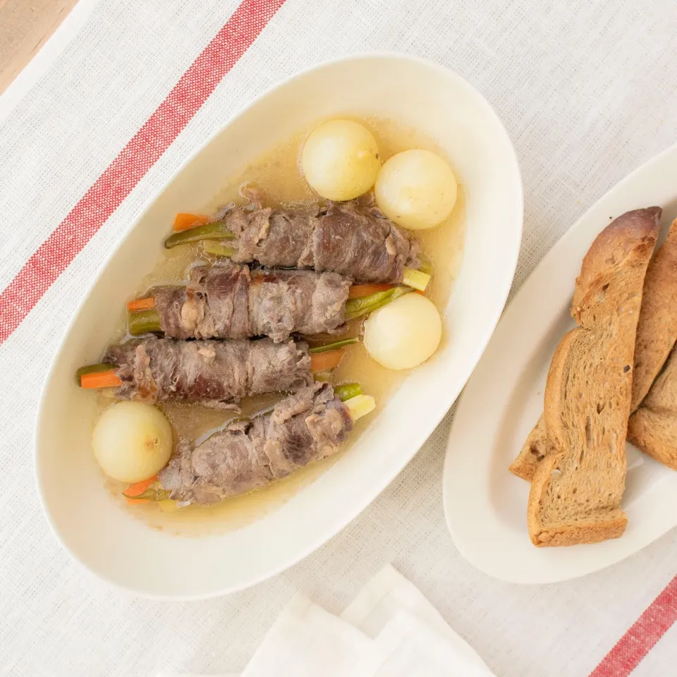 液体塩こうじで♪スープまで美味しい！牛肉の野菜ロール煮込み♪|ハナマルキさん