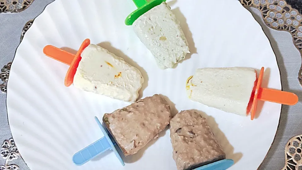 3 Flavours Malai Kulfi Recipe | Chocolate Kulfi | Pista Kulfi | Saffron Malai Kulfi | Summer Dessert|Amirtha Foodさん