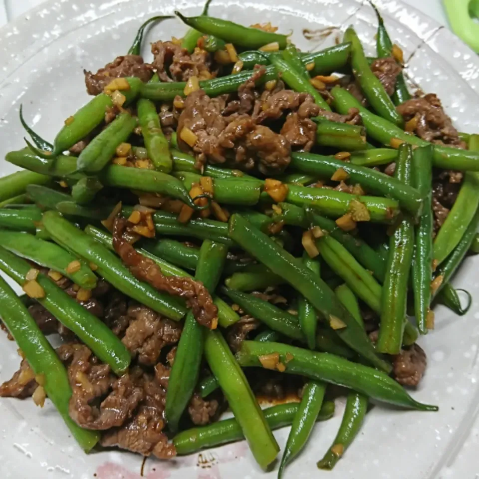 いんげんと牛肉の甘辛ニンニク生姜炒め|しまだ ちえこさん