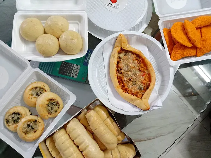 Turkish Pide, Sausage Bun, Choco Bun, Potato Wheels|Sadia Meherinさん