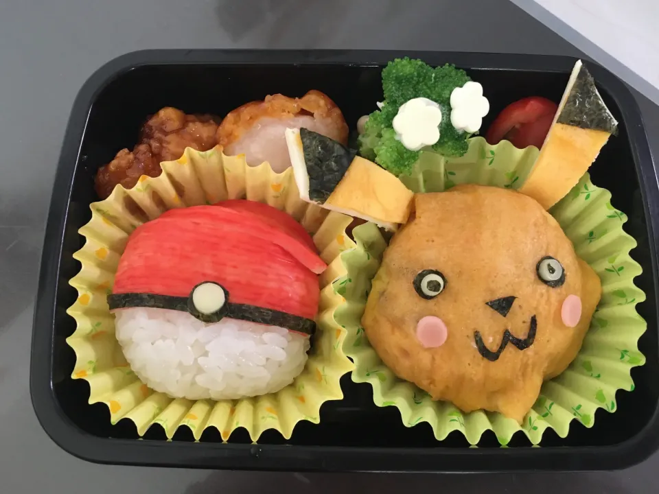 Snapdishの料理写真:ピカチュウ&モンスターボール弁当|ゆきさん