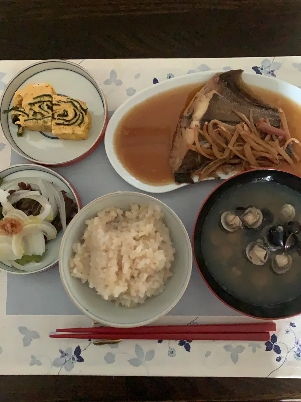 昨日のカレイの煮付けと発芽玄米の健康的な昼食❣️|tamemitiさん