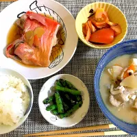 Snapdishの料理写真:金目鯛の煮付け　豚汁定食|おーたけさん