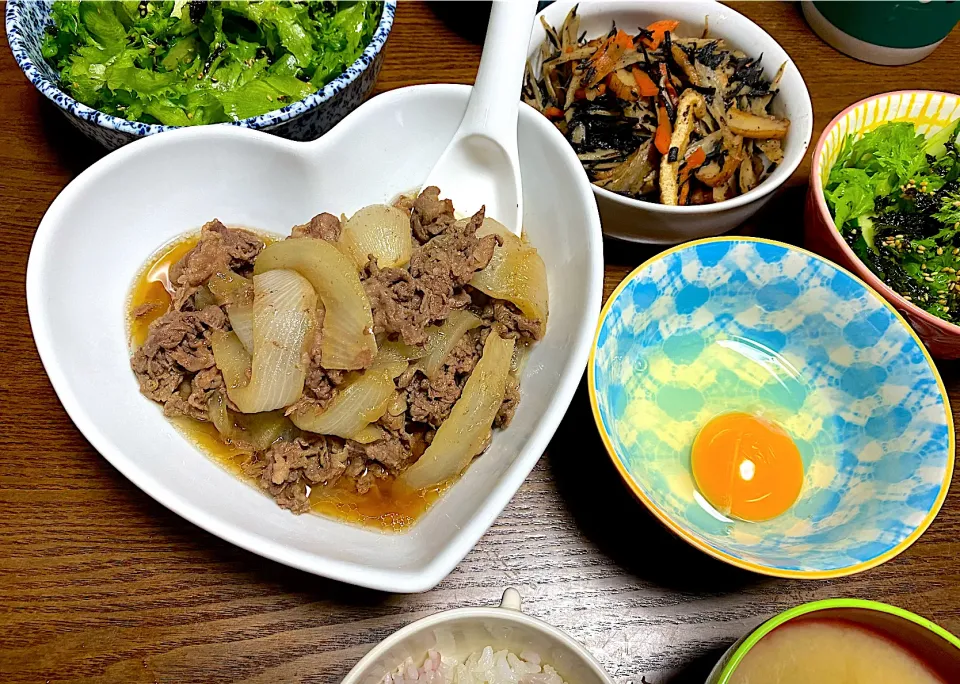 セルフ牛丼〜甘い大きな玉ねぎを頂いたので、今夜はセルフ方式の牛丼で😉|acoさん