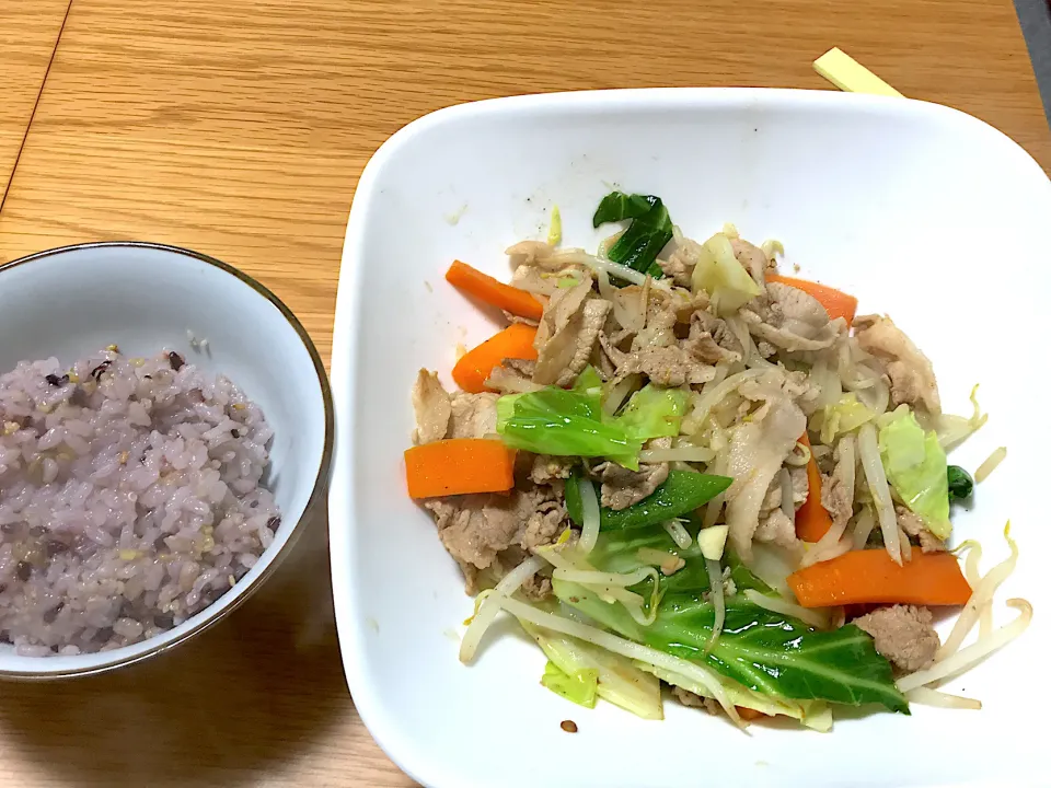 街上の肉野菜炒め|ぶんちょこさん