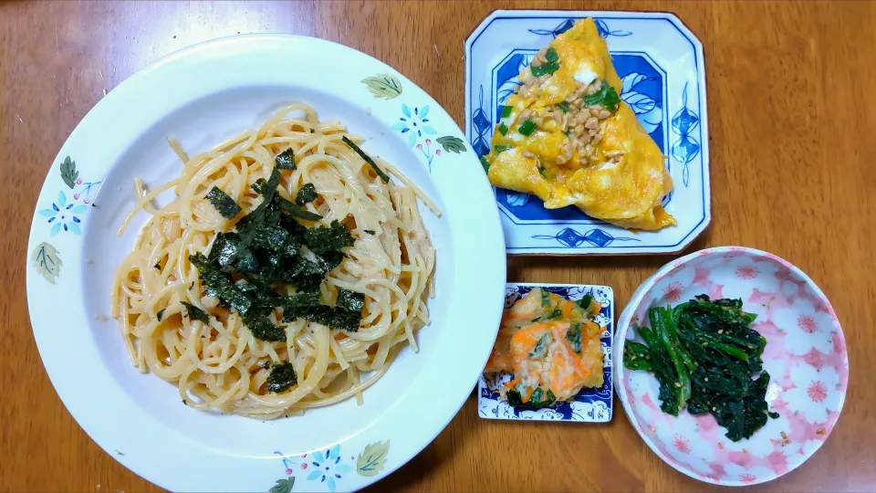 Snapdishの料理写真:５月１５日　たらこパスタ　納豆オムレツ　チヂミ　ほうれん草のごま和え|いもこ。さん