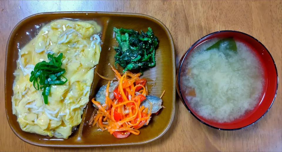 ５月１７日　しらすのあんかけオムライス　さんまのトマト南蛮　ほうれん草のごま和え　なめことわかめのお味噌汁|いもこ。さん