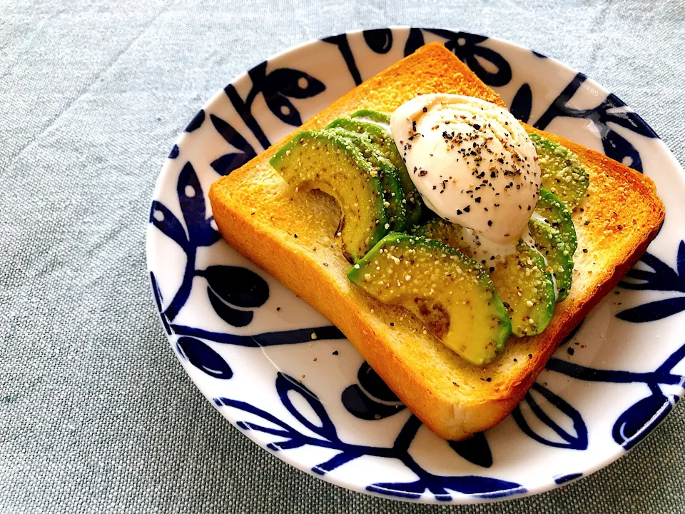 ⭐️6.4🌤おうちランチ⭐️バニラアイスのせ！アボカドチーズトースト♡|さとみさん