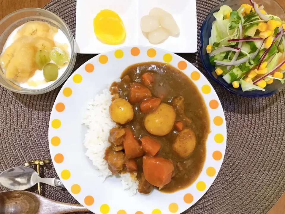 Snapdishの料理写真:ゴロゴロ小芋のカレーセット|ゆうかさんさん