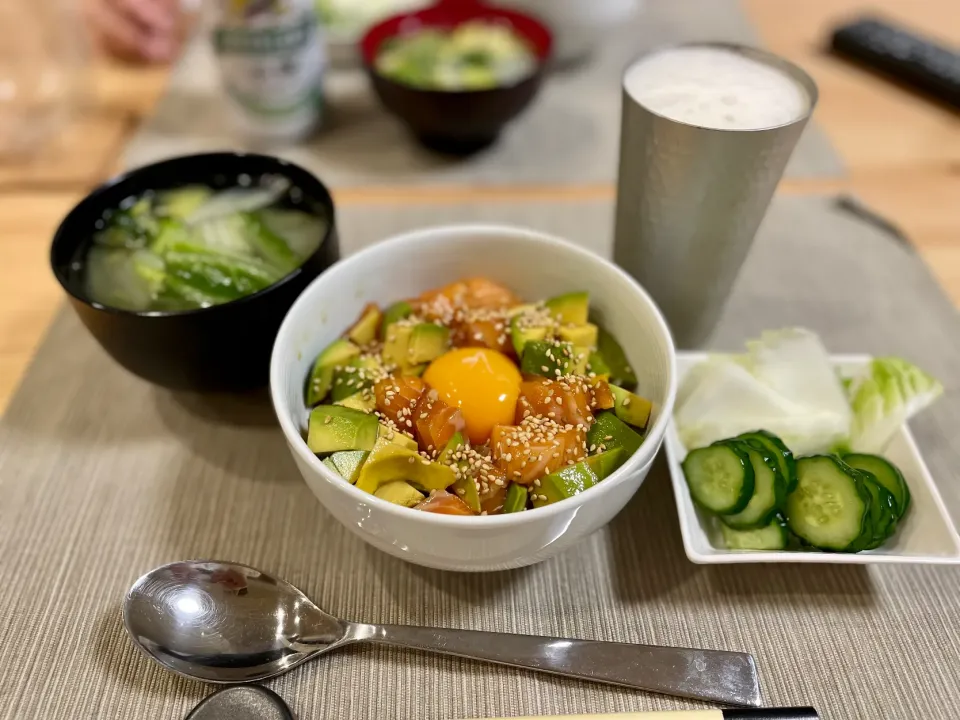 サーモンアボカド丼|ミツさん