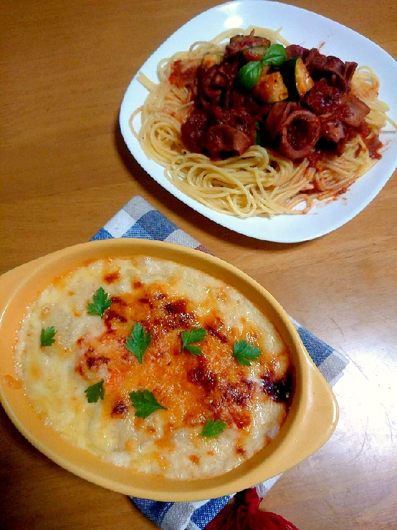 Snapdishの料理写真:エビとトックのグラタン
いかとトマトとズッキーニのパスタ|よしみさん