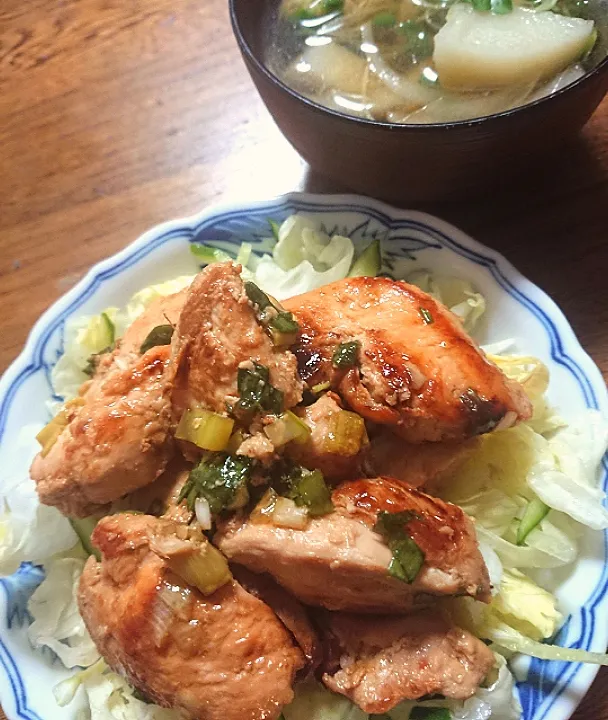 鶏むね肉の油淋鶏
鶏団子のお汁(長芋 玉葱 かいわれ)|たつかばさん