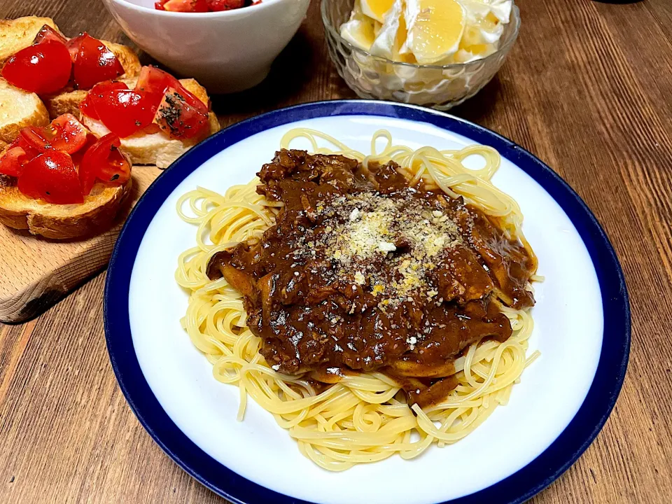 ハヤシパスタ🍝ブルスケッタ|yummy tommyさん