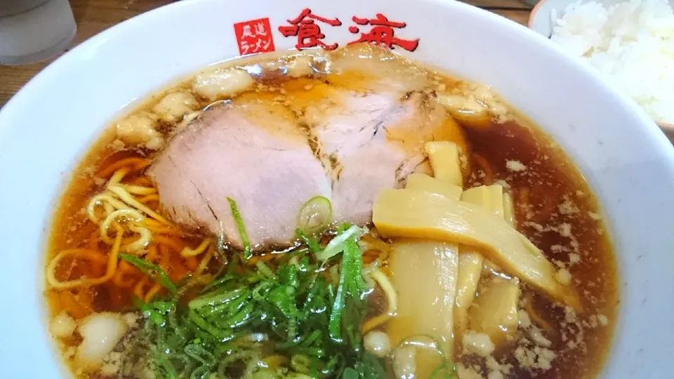 Snapdishの料理写真:【2022年6月までの
期間限定店舗】
東京ラーメンショー
セレクション極み麺
尾道ラーメン 喰海
尾道ラーメン（780円）
＋ライス（150円）
@池袋4分
21120|大脇さん