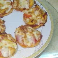 Snapdishの料理写真:chicken mini pizza|fasting foodさん