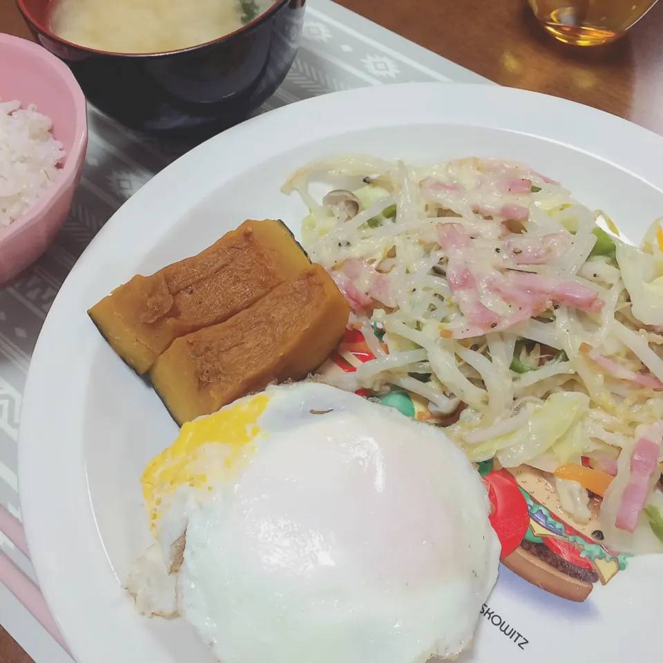 見えてないけどハンバーグプレート🍽|waiwaiさん