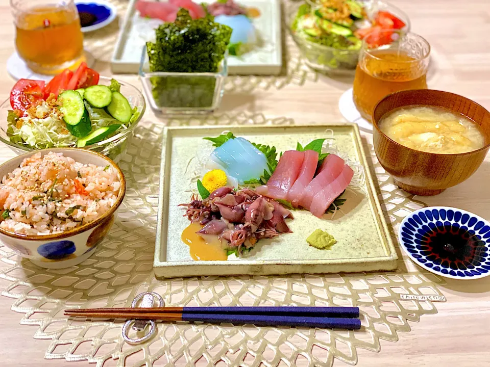 Snapdishの料理写真:お刺身和定食|ひろさんとゆりさんさん