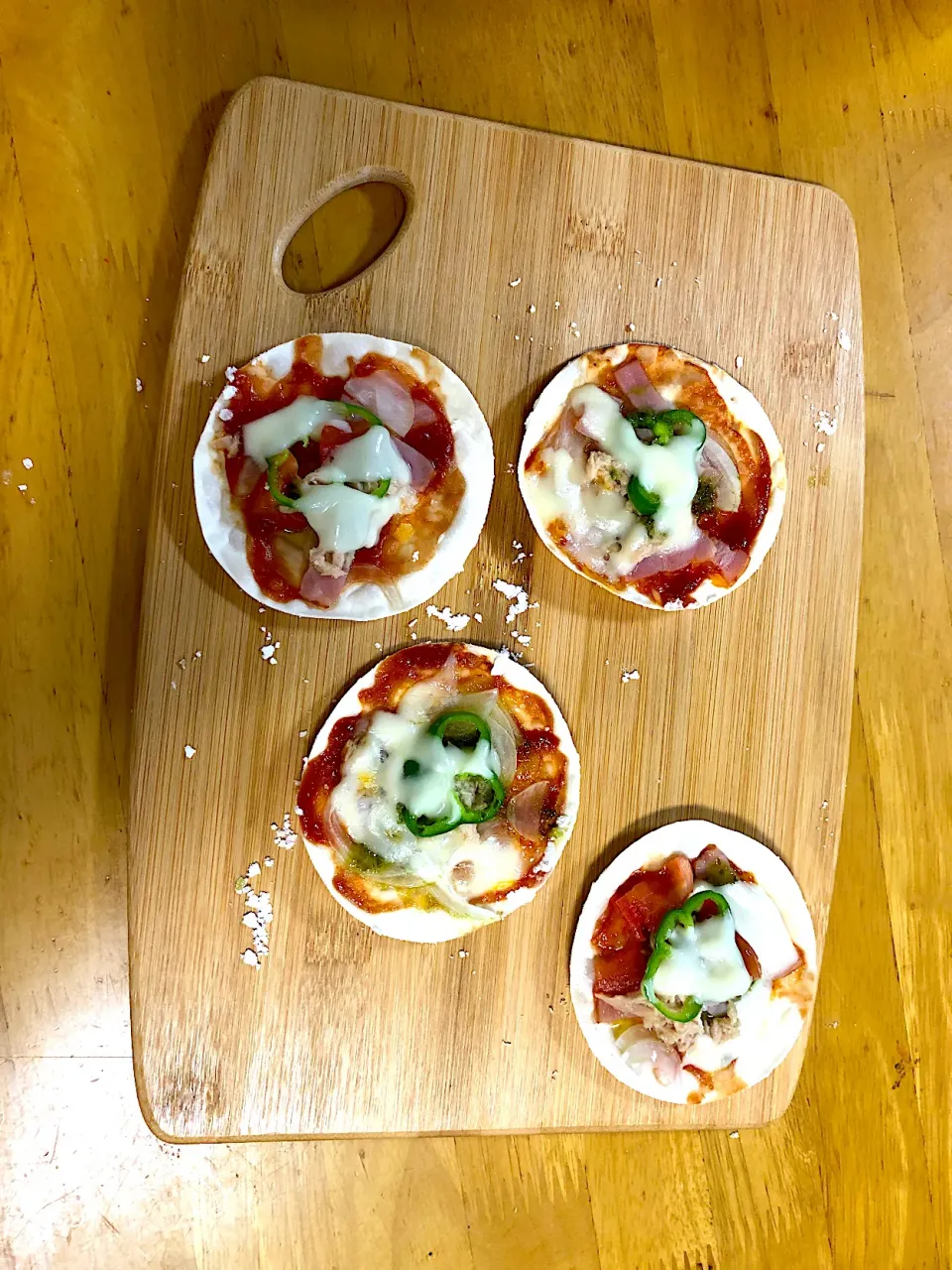 餃子の皮でピザを作りました🍕|みくさん