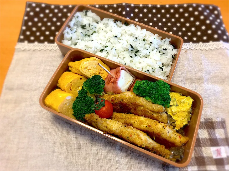 カレー味チキン🐓卵焼き🥚かぼちゃサラダ🎃はんぺんベーコン🌀🥦🍅ワカメ🍚|あやこさん