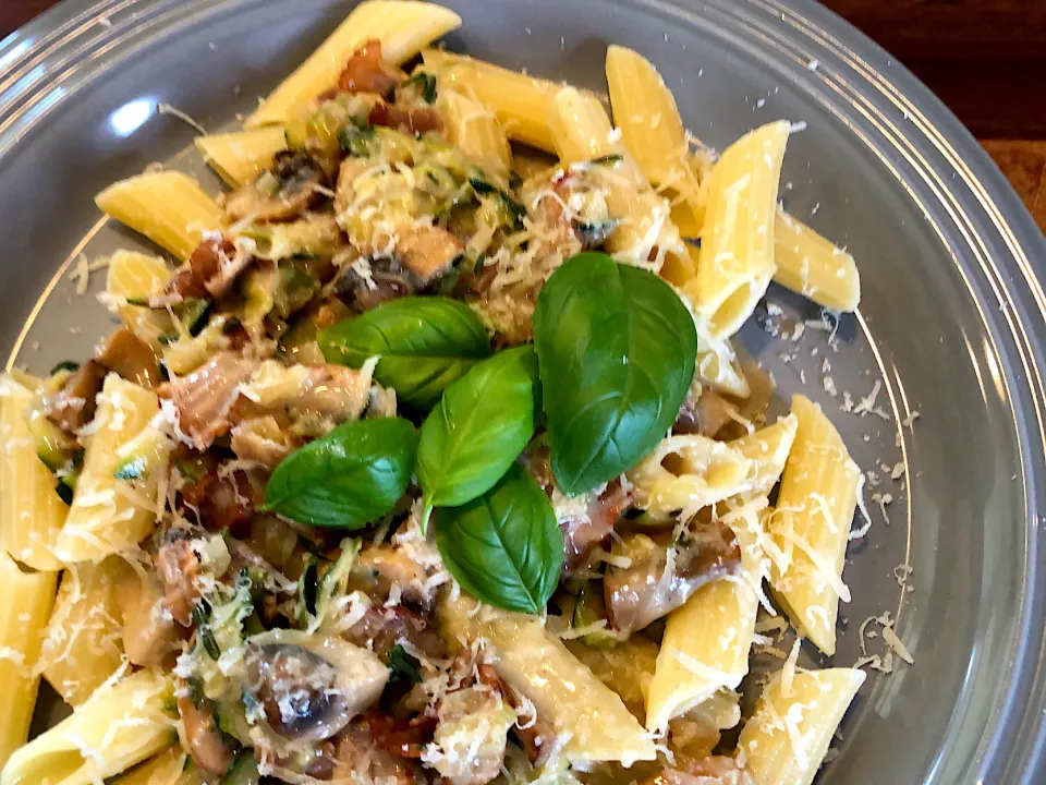 Bacon, creamy shrooms and fresh herbs|Everyday normal guyさん