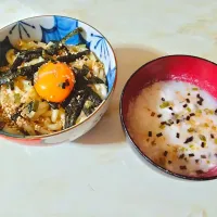 Snapdishの料理写真:めんつゆごま油うどん&残りの白身ムダにしないでスープ|りょう②さん