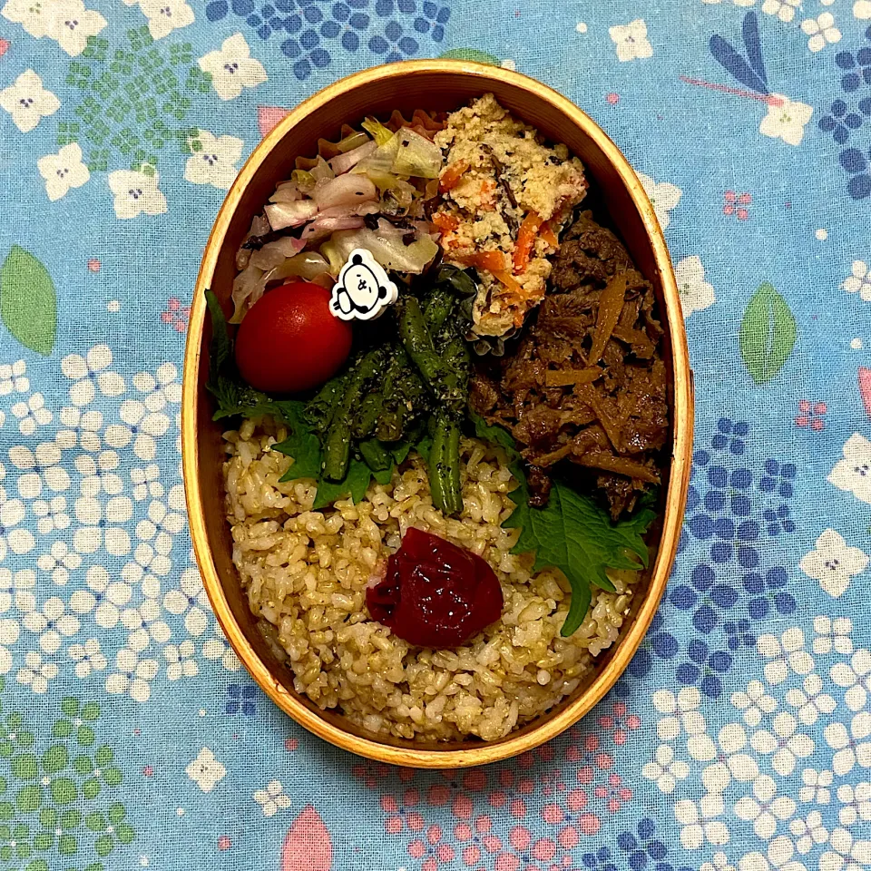 2021/06/07
牛肉のしぐれ煮
おからときくらげの煮物
キャベツの赤紫蘇和え
いんげんの胡麻和え
アイコトマト🍅|aichanさん