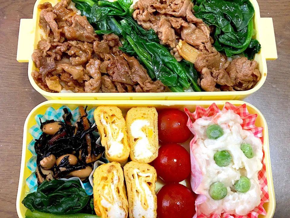 Snapdishの料理写真:ほうれん草と豚生姜焼き丼弁当|料理嫌いを直したいさん