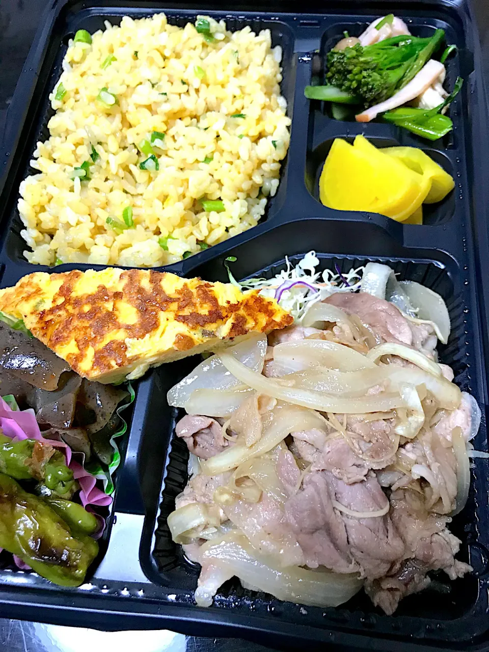 Snapdishの料理写真:豚の新しようが炒め/ネギチャーハンのお弁当|saturnさん