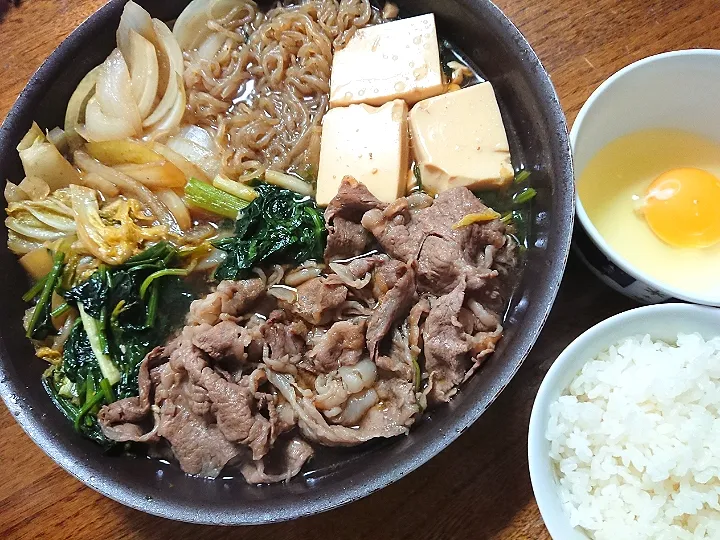 すき焼き
(白菜 玉葱 ほうれん草 ネギ 糸こんにゃく 豆腐)|たつかばさん