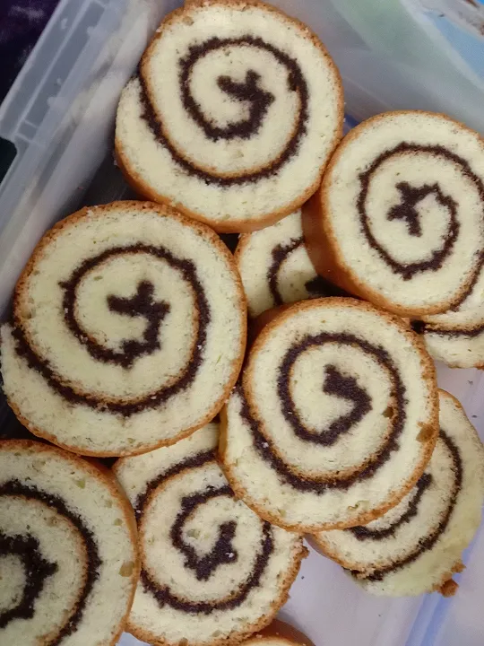 Swiss Roll (Chocolate)|Sadia Meherinさん