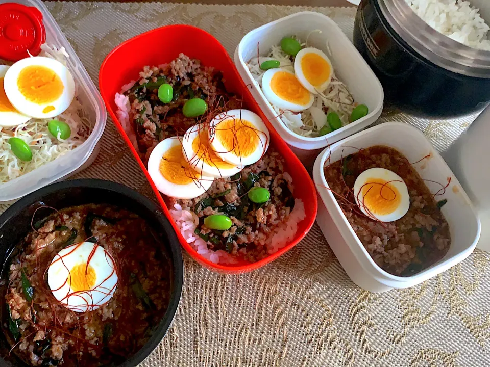 ピリ辛肉あんかけ飯弁当|🍭よっぴさん