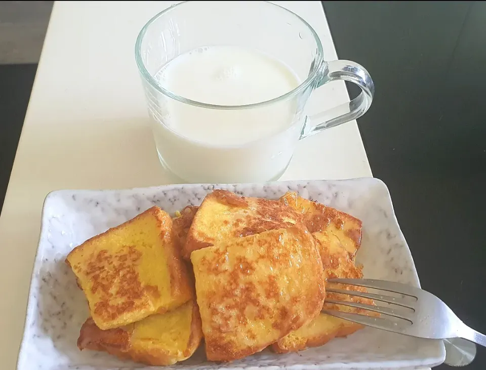 French toast drizzle condensed milk 🤗😋💁‍♀️
Good Morning 😍|🌷lynnlicious🌷さん