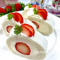 苺の白いロールケーキ作りました🌀🍓          (⑉• •⑉)♡